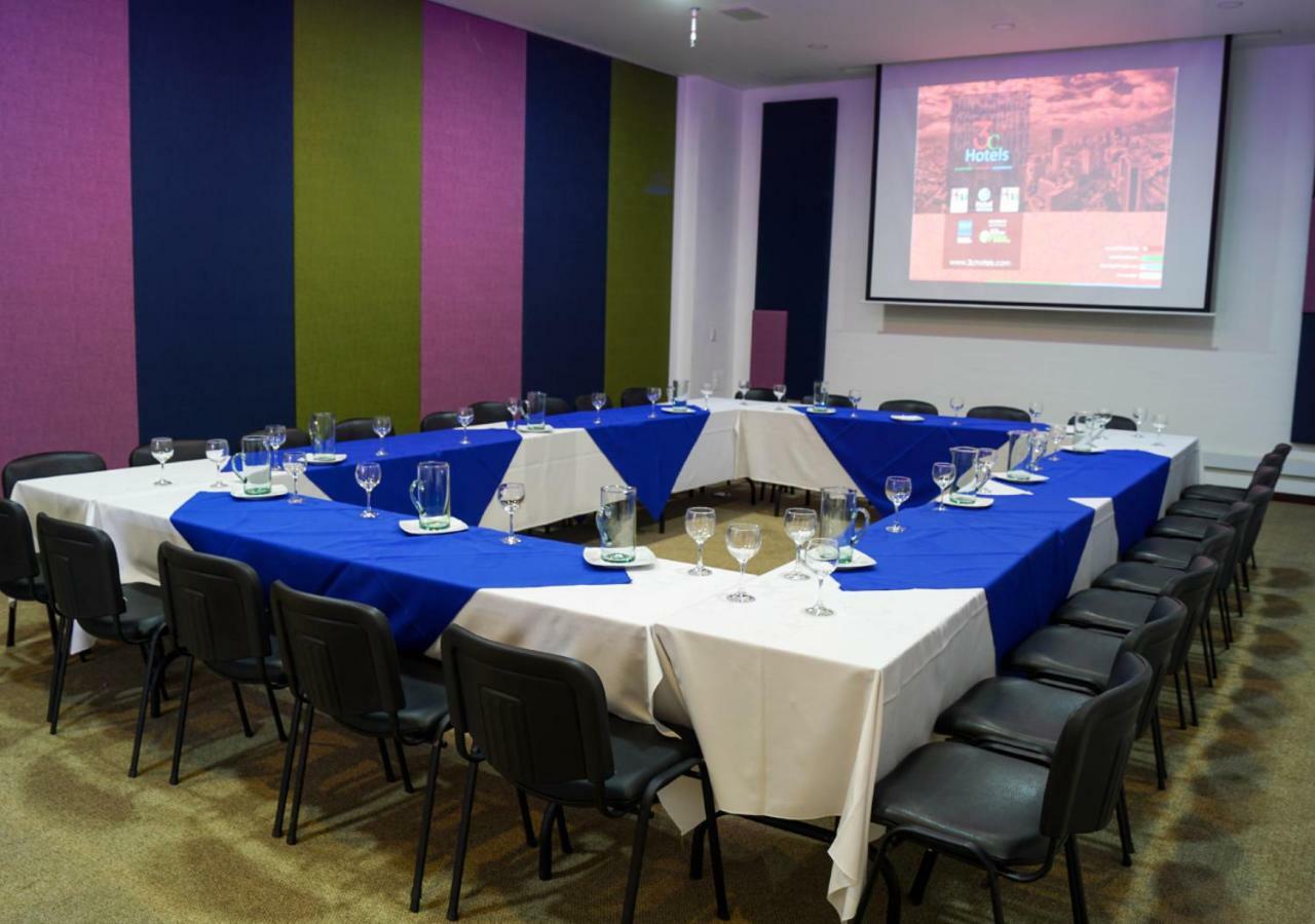 Hotel Pop Art Y Centro De Convenciones 4*